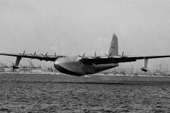 Hughes-H-4-Hercules-Spruce-Goose-In-Flight